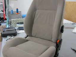 передние сидение AUDI-80 до ремонта_1