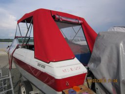 Ходовой тент на катер CONGUEST