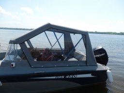 Ходовой тент на катер UMS-450